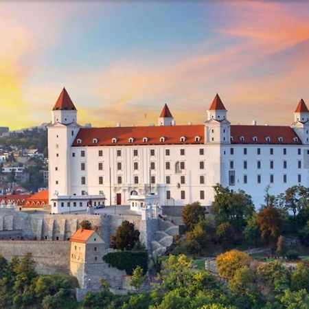 Apartman Matty V Tichom Dvore Priamo V Centre Pressburg Exterior foto